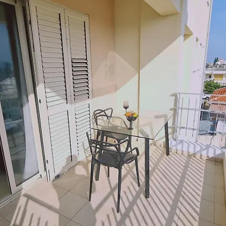 Apartment Beyond Studio Paphos
